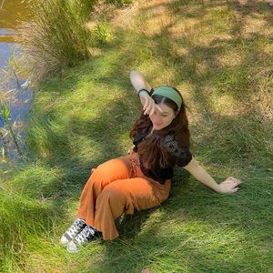 Meet your Posher, Emmi